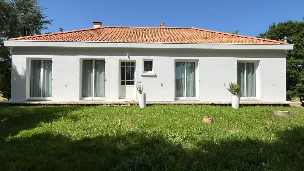 Bouchet Rondeau, chantier de toiture, façade et peinture extérieure en Vendée